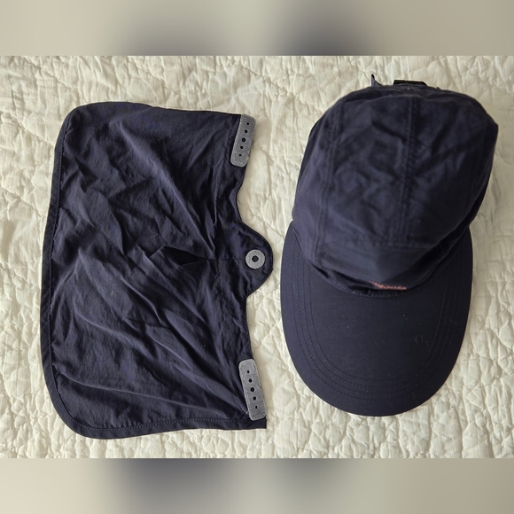 Navy Patagonia sun hat with a neck flap - Picture 3 of 8